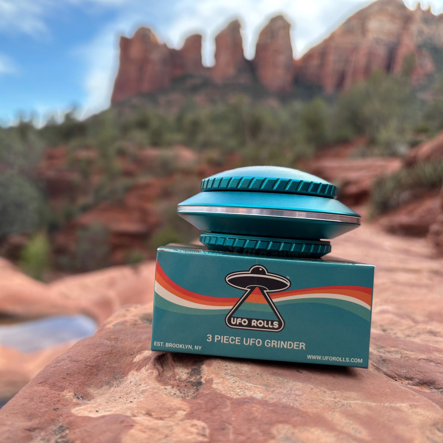 UFO Rolls Aluminum Grinder – 8 Pack